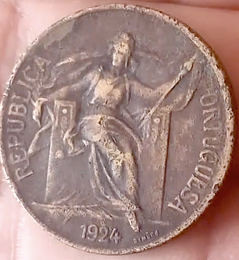 1924-1-escudo-republica-portuguesa-frente-escassa