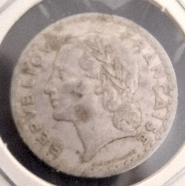 A Moeda de 5 Francos de 1946 de França